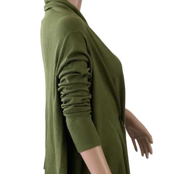 BCBGMaxAzria  SILK 88% with 12% Wool, Draped Cardigan   Size XS/S,runs big - Picture 3 of 9